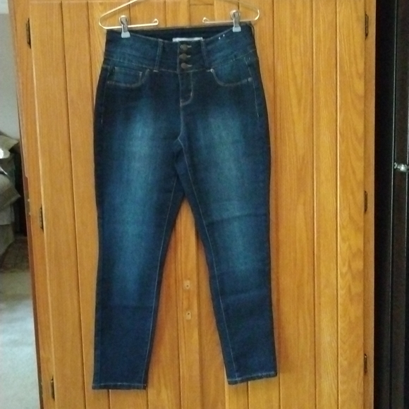 Royalty for Me Jeans, Size 6 Ankle - Picture 1 of 7